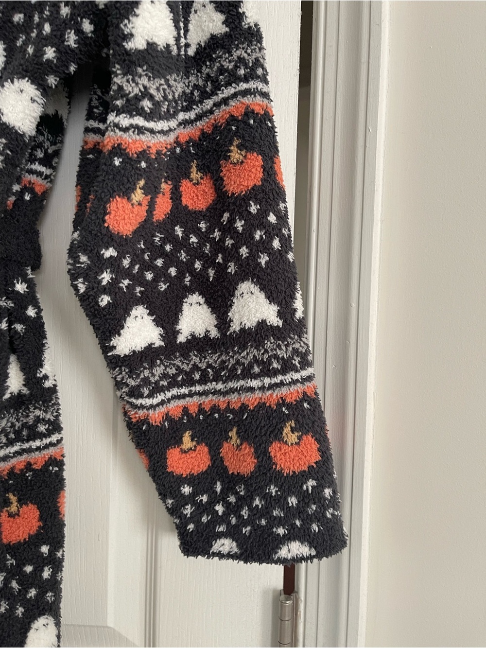 Pottery Barn Gus the Ghost Fair Isle Robe Size M Oversized Fleece Pumpkins Cozy - Picture 4 of 12